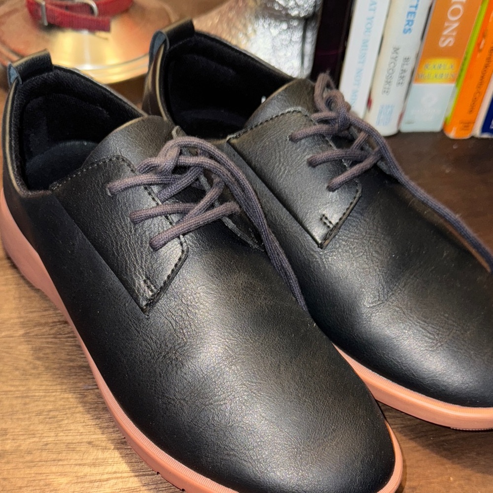 Classic Black Leather Men's Derbys with Tan Soles